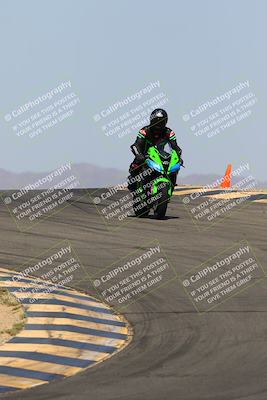 media/Mar-28-2022-Superbike Trackdays (Mon) [[b8603d0f67]]/Open Track Time/Turns 9 and 10/